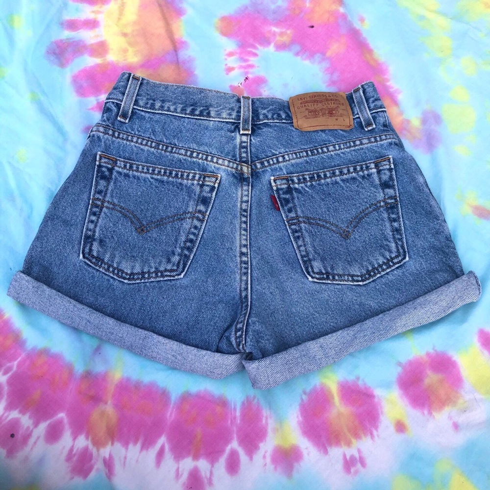 Vintage high waisted Levi Jean red tab shorts